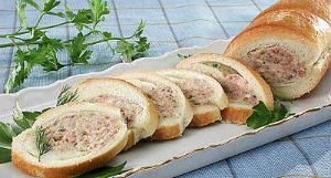 Батон с мясом и орехами