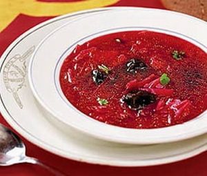 Борщ с черносливом.