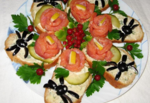 Бутерброды "Роза и паучок"