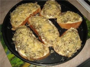 Бутерброды с грибами