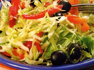 Cалат с капустой и перцем