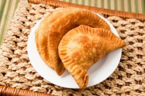 Чебуреки с курицей и горчицей
