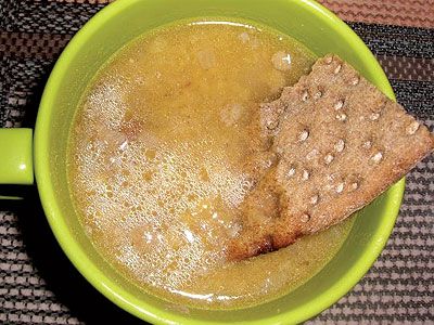 Чечевичный суп с копченостями