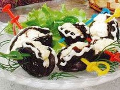Чернослив, фаршированный орехами