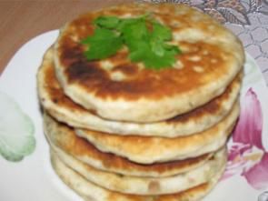 Дрожжевые лепёшки с овощами и зеленью