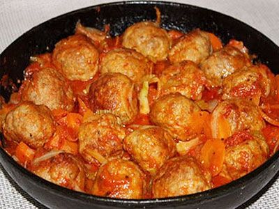 Фрикадельки из рыбы с соусом