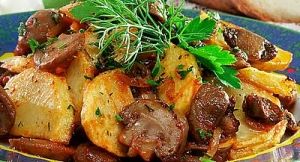 Грибы, тушенные с картошкой