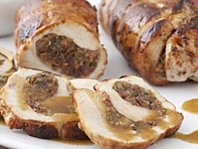 Индейка, фаршированная клюквой и абрикосами