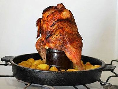 Курица, приготовленная на бутылке