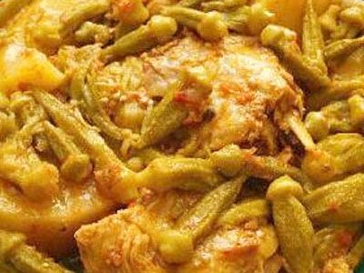 Курица с бамией