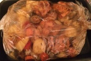 Курица в рукаве с овощами