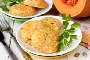 Курино-тыквенные котлеты на пару в мультиварке