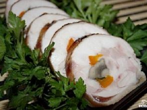 Куриный рулет с грибами и перцем
