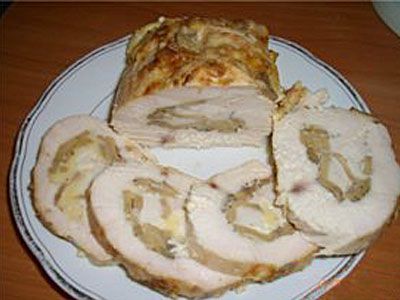 Куриный рулет с сырно-грибной начинкой