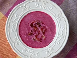 Лёгкий холодный свекольный суп-пюре