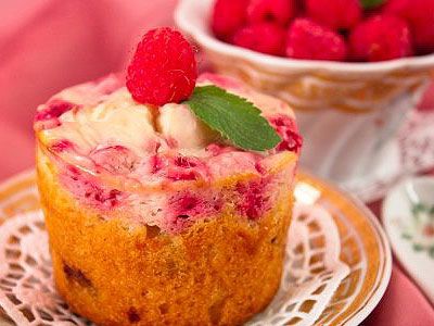 Маффины с малиновым кремом и шоколадом