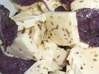 Маринованный сулугуни