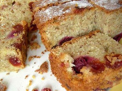 Миндальный кекс с вишней