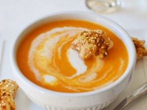 Морковный суп с карри и кокосовым кремом