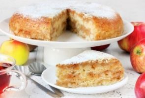 Насыпной яблочный пирог в мультиварке