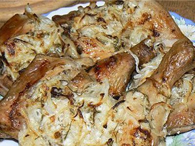 Окорочка под луково-чесночной шубой