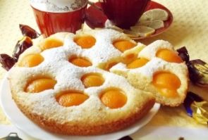 Пирог с абрикосами в мультиварке