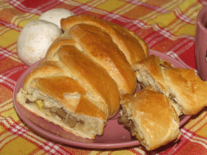 Пирог с грибами и яйцом