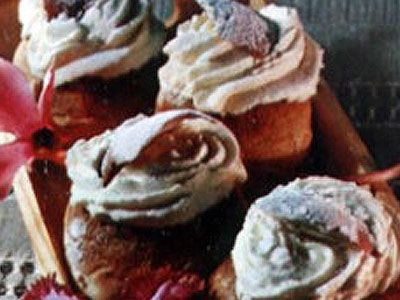 Пышки со взбитыми сливками