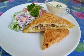 "Харрис" с курицей, белыми грибами, в панировке из сырного крекера