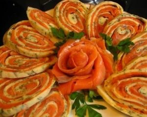 Рулет из семги с сыром