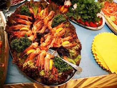 Рыба с креветками и лаймом, запеченная в фольге