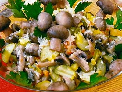Салат из квашеной капусты