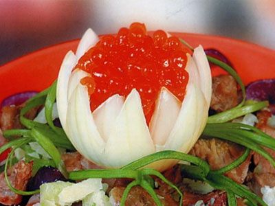 Салат из мяса с редькой