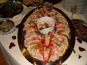 Салат с омарами или раками