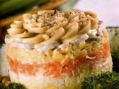 Салат слоеный с курицей