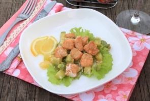 Семга в кунжуте на кабачковой подушке
