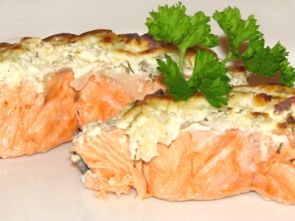 Семга, запеченная с грибами