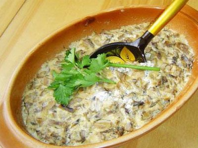 Шампиньоны с вином в сметане