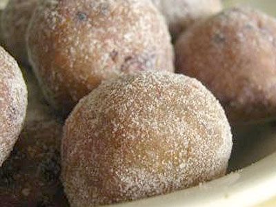 Шарики из орехов и изюма