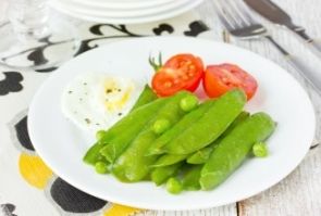 Стручковый горошек с маслом