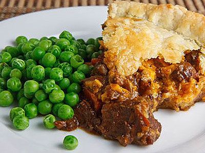 Сырный пирог с мясом и пивом