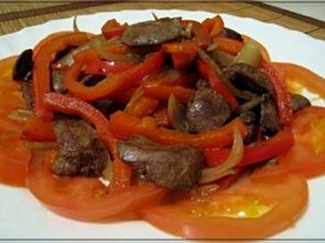 Теплый салат с куриной печенью