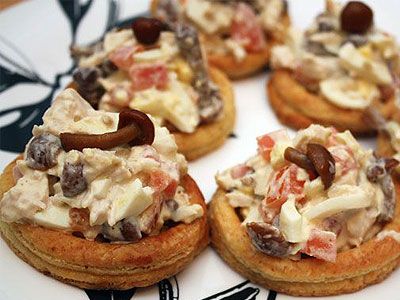 Творожные кольца с куриным салатом