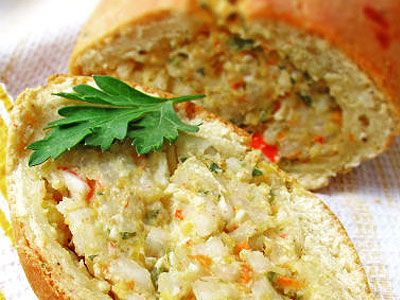 Творожный рулет с начинкой из морепродуктов