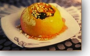 Яблоки с орехами в мультиварке