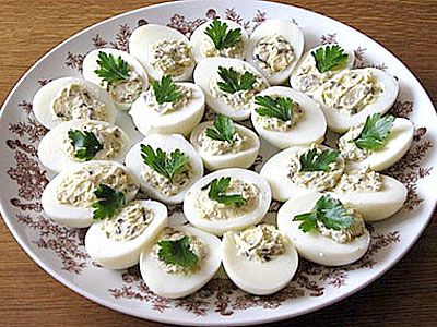Яйцо, фаршированное шпиком