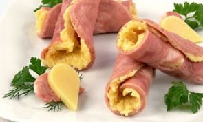 Закуска из ветчины с сыром