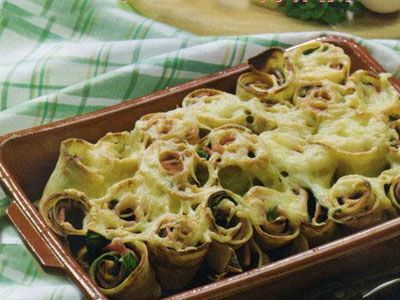 Запеканка из блинчиков с ветчиной, черемшой и сыром