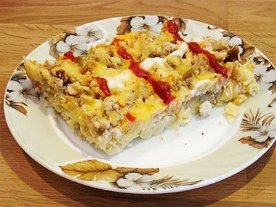 Запеканка из макарон с тунцом и яблоками