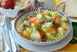 Жаркое из куриных желудков в мультиварке